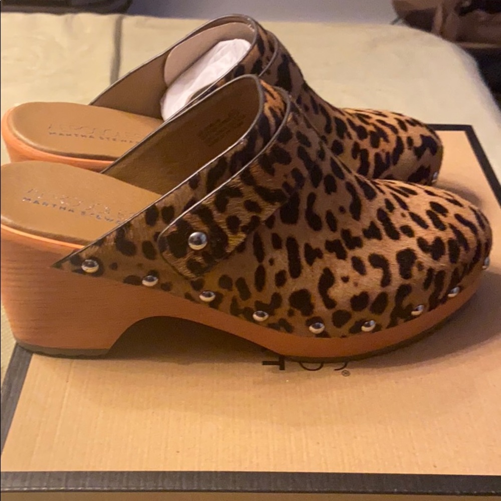 Clogs - Picture 2 of 5